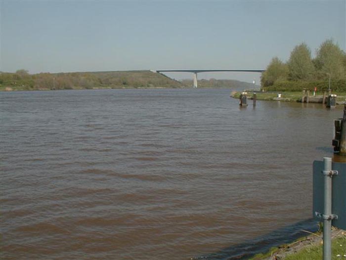 je02011